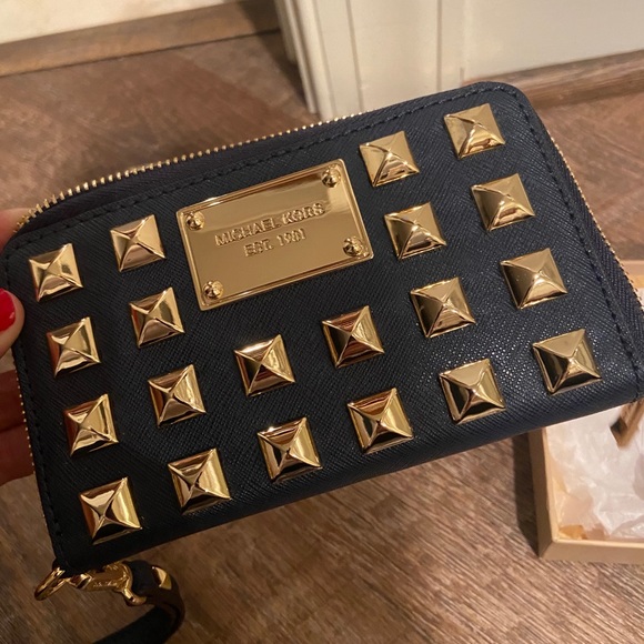 Michael Kors Wristlet - Picture 2 of 4